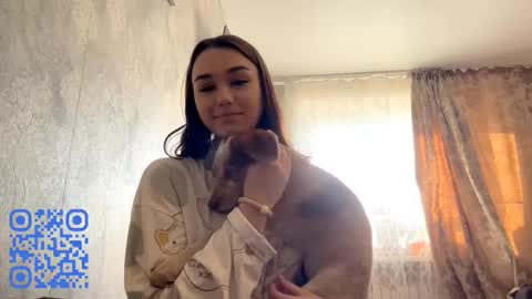 Snapshot of somerfrieler chatting on 30, 10, 2025 Hello My name is Jane im new model here and little but shy but curious. online show from 30, 10, 2025