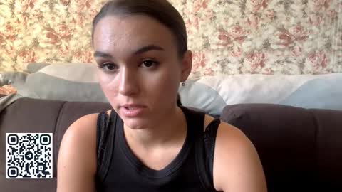 Snapshot of somerfrieler chatting on 31, 10, 2025 Hello My name is Jane im new model here and little but shy but curious. online show from 31, 10, 2025