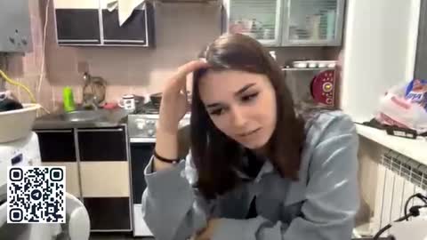 Snapshot of somerfrieler chatting on 27, 11, 2025 Hello My name is Jane im new model here and little but shy but curious. online show from 27, 11, 2025