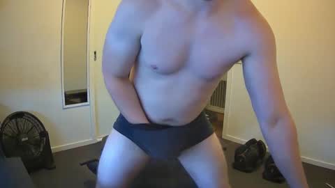 Snapshot of somethingsexysam chatting on 5, 1, 2025 Edging Sam JOI online show from 5, 1, 2025