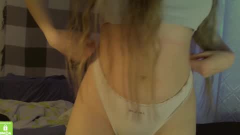 Snapshot of song_to_the_siren chatting on 17, 12, 2024 Mary online show from 17, 12, 2024