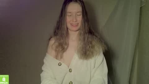 Snapshot of song_to_the_siren chatting on 28, 11, 2025 Mary online show from 28, 11, 2025