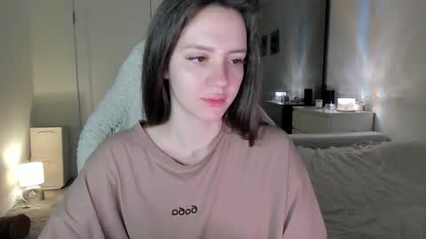 Snapshot of sonia_moon_ chatting on 12, 10, 2025 sonia_moon_ online show from 12, 10, 2025