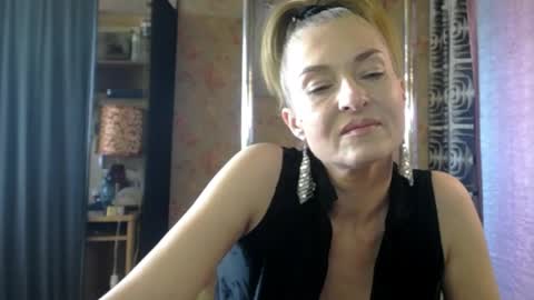 Snapshot of soniadance chatting on 22, 4, 2026 Sonia online show from 22, 4, 2026