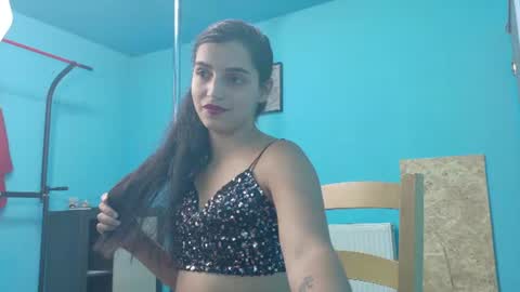 Snapshot of soniamoonnnnn chatting on 19, 6, 2026 Sonia online show from 19, 6, 2026