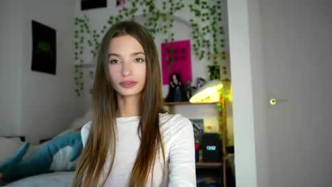 Snapshot of sonyaericsson chatting on 9, 7, 2026 Eva 3 online show from 9, 7, 2026