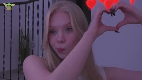 Snapshot of sonyaplush chatting on 21, 12, 2024 Sonya  Instagram   Twitter sonyaplushgirl  OnlyFans sonyaplush online show from 21, 12, 2024