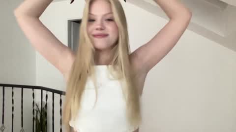 Snapshot of sonyaplush chatting on 26, 12, 2024 Sonya  Instagram   Twitter sonyaplushgirl  OnlyFans sonyaplush online show from 26, 12, 2024