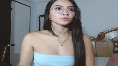 Snapshot of sophi_brownss chatting on 27, 10, 2025 Sophi online show from 27, 10, 2025