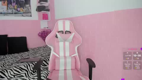 Snapshot of sophi_sweet11 chatting on 25, 6, 2026 SOPHI online show from 25, 6, 2026