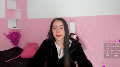 Snapshot of sophi_sweet11 chatting on 8, 7, 2026 SOPHI online show from 8, 7, 2026