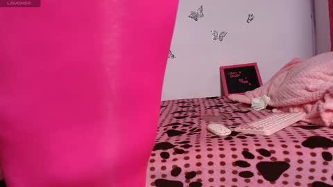 Snapshot of sophi_tay chatting on 11, 3, 2025 Sophi Tay online show from 11, 3, 2025