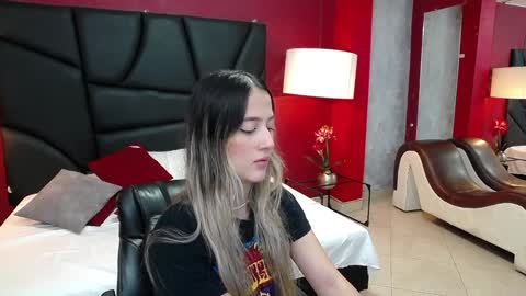 Snapshot of sophia_loreenn chatting on 15, 1, 2025 Sofia online show from 15, 1, 2025