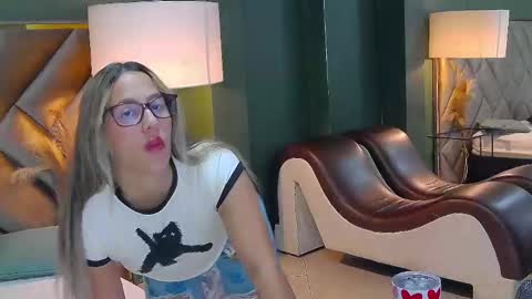 Snapshot of sophia_loreenn chatting on 15, 9, 2025 Sofia online show from 15, 9, 2025