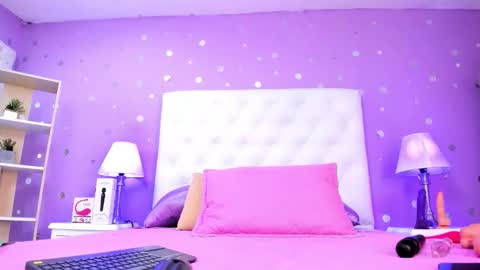 Snapshot of sophia_models chatting on 4, 10, 2025 Sophia online show from 4, 10, 2025