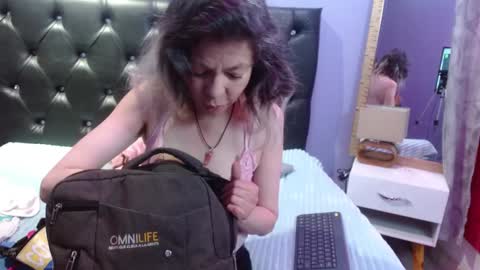 Snapshot of sophia_ny chatting on 2, 1, 2025 SOPHIA online show from 2, 1, 2025