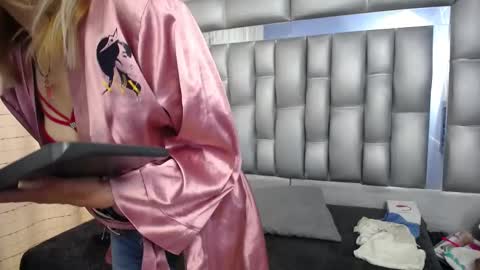 Snapshot of sophia_ny chatting on 28, 2, 2025 SOPHIA online show from 28, 2, 2025