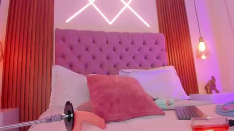 Snapshot of sophia_turneer chatting on 13, 5, 2026 sophia_turneer online show from 13, 5, 2026