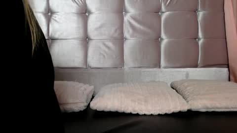 Snapshot of sophiaalee chatting on 12, 4, 2026 SophiaLee online show from 12, 4, 2026