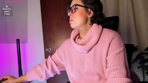 Snapshot of sophiadumont chatting on 8, 3, 2025 Sophia online show from 8, 3, 2025