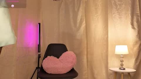 Snapshot of sophiadumont chatting on 20, 10, 2025 Sophia online show from 20, 10, 2025