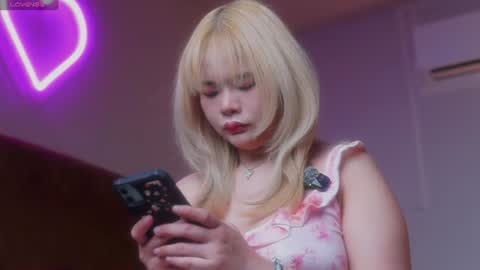 Snapshot of sophialaxx chatting on 28, 6, 2026 Sophia online show from 28, 6, 2026