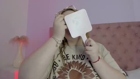 Snapshot of sophiarossee chatting on 24, 9, 2025 Sofi online show from 24, 9, 2025