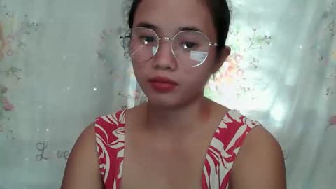 Snapshot of sophie_193 chatting on 18, 4, 2026 sophie_193 online show from 18, 4, 2026