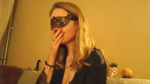 Sophie And Joost Luckydips Cam online show from 5, 3, 2026