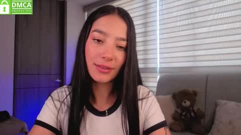 Snapshot of sophie_bbs chatting on 5, 1, 2026 Sophie online show from 5, 1, 2026