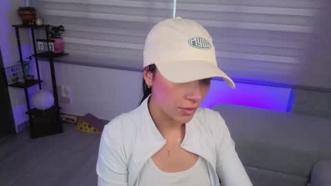 Snapshot of sophie_bbs chatting on 13, 2, 2026 Sophie online show from 13, 2, 2026