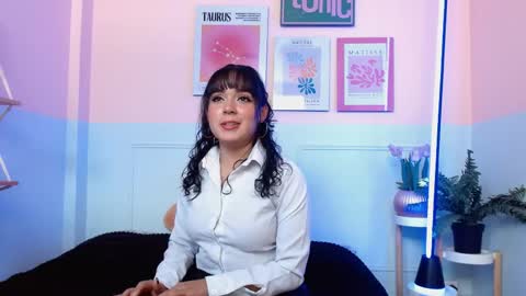 Snapshot of sophie_benet_ chatting on 6, 5, 2026 Sophie online show from 6, 5, 2026