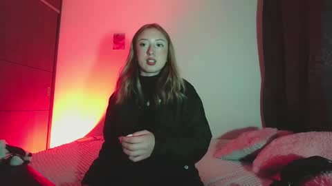 Snapshot of sophie_collins13 chatting on 29, 12, 2024 Sophie online show from 29, 12, 2024