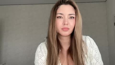 Snapshot of sophie_dare chatting on 28, 4, 2026 SophieDare online show from 28, 4, 2026