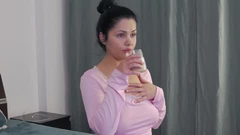 Sophie jeans online show from 14, 12, 2025