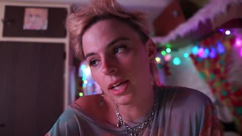 Snapshot of sophie_lovely chatting on 24, 12, 2024 derpy derpington online show from 24, 12, 2024