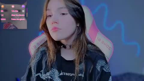 sophie_nomenal_ online show from 11, 7, 2026