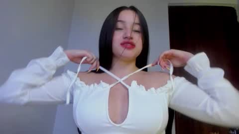 Snapshot of sophie_spencer1 chatting on 18, 11, 2025 sophie_spencer1 online show from 18, 11, 2025