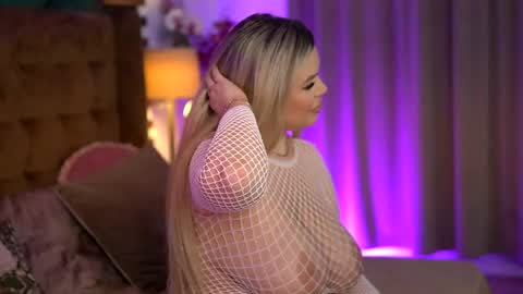 Snapshot of sophieboobsx chatting on 27, 5, 2026 Sophie online show from 27, 5, 2026