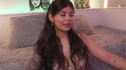 Snapshot of sophiee_art chatting on 29, 4, 2026 Sophiee online show from 29, 4, 2026