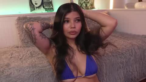 Snapshot of sophiee_art chatting on 4, 5, 2026 Sophiee online show from 4, 5, 2026