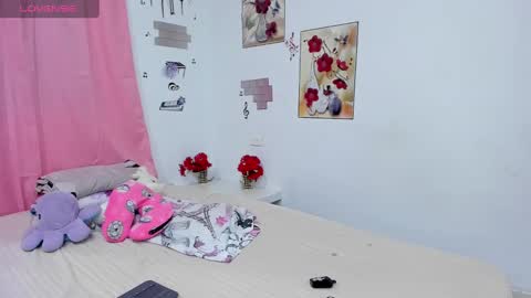 Snapshot of sophieewoods chatting on 17, 12, 2024 Sophie Woods  online show from 17, 12, 2024