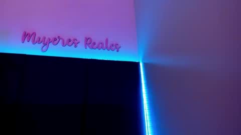 sophieharris__ online show from 1, 3, 2025