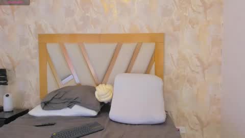 Sophie online show from 28, 2, 2025