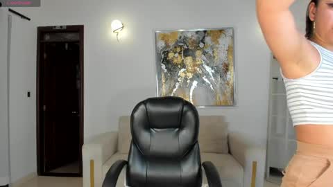 Snapshot of sophielanne chatting on 12, 4, 2026 Sophie online show from 12, 4, 2026