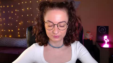 Snapshot of sophieleroux chatting on 10, 4, 2026 sophieleroux online show from 10, 4, 2026