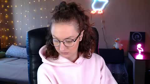 Snapshot of sophieleroux chatting on 27, 4, 2026 sophieleroux online show from 27, 4, 2026