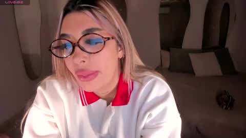 Snapshot of sophiepalmerx chatting on 18, 6, 2026 Sophie Palmer online show from 18, 6, 2026