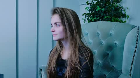 Sophie and my bestie Mandy    online show from 1, 12, 2024