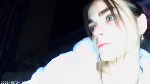 Sophie and my bestie Mandy    online show from 23, 10, 2025